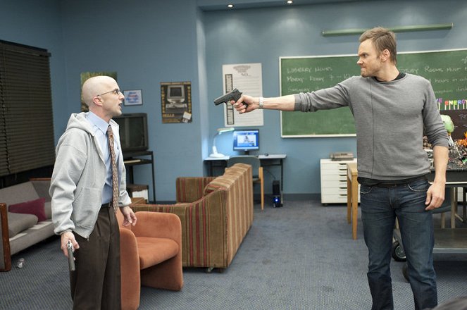 Community - Teorie spiskowe i wystrój wnętrz - Z filmu - Jim Rash, Joel McHale