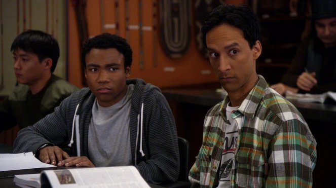 Community - Applied Anthropology and Culinary Arts - Z filmu - Donald Glover, Danny Pudi