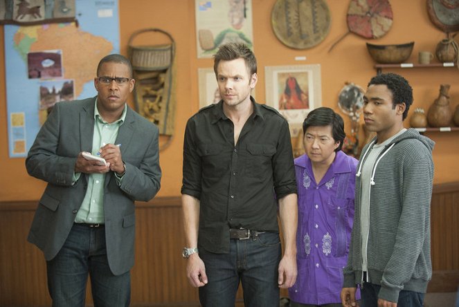 Community - Applied Anthropology and Culinary Arts - Z filmu - Joel McHale, Ken Jeong, Donald Glover