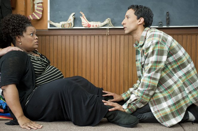 Community - Applied Anthropology and Culinary Arts - Z filmu - Yvette Nicole Brown, Danny Pudi