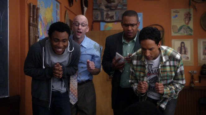 Community - Applied Anthropology and Culinary Arts - Photos - Donald Glover, Jim Rash, Danny Pudi
