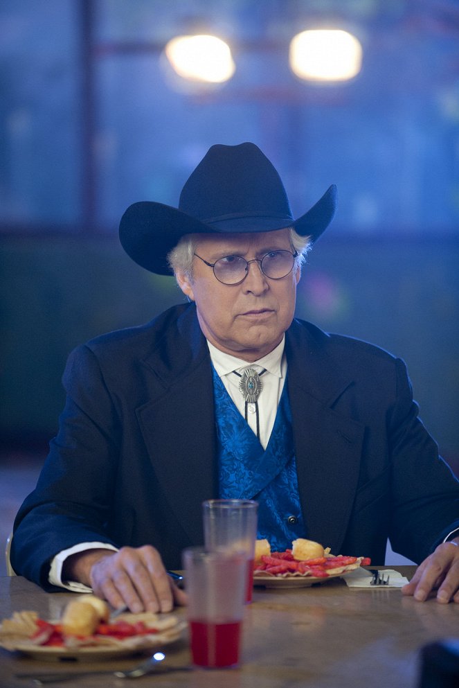 Community - A Fistful of Paintballs - Do filme - Chevy Chase