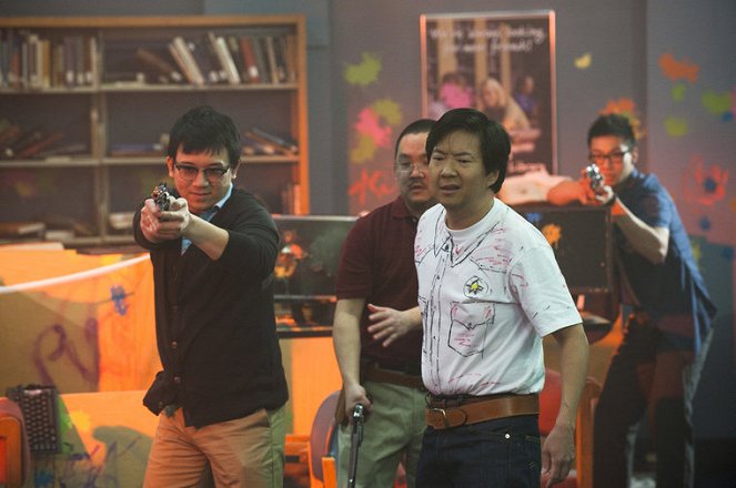 Community - Season 2 - Kourallinen värikuulia - Kuvat elokuvasta - Ken Jeong