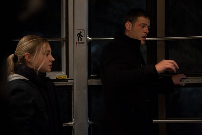 Hidden Away - Filmfotos - Allie Gonino, Ivan Sergei