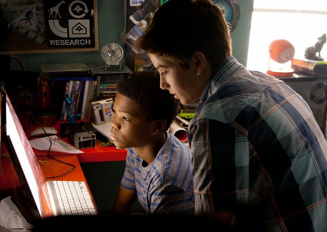 Earth to Echo - Van film - Astro, Teo Halm