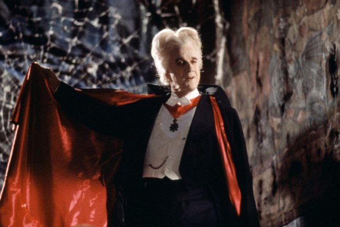Dracula: Dead and Loving It - Van film - Leslie Nielsen