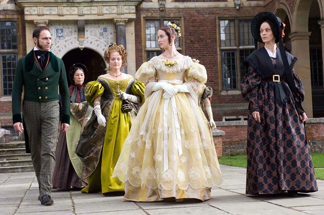 Az ifjú Viktória királynő - Filmfotók - Mark Strong, Miranda Richardson, Emily Blunt, Jeanette Hain