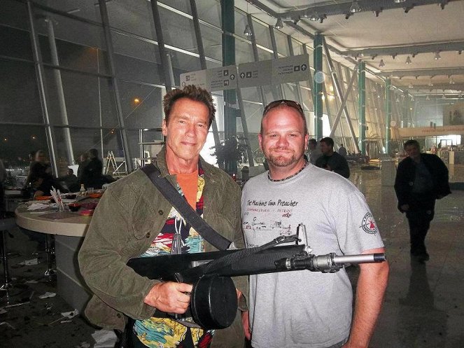 Os Mercenários 2 - De filmagens - Arnold Schwarzenegger