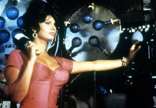 Doktor Antonio megkísérlése - Filmfotók - Sophia Loren