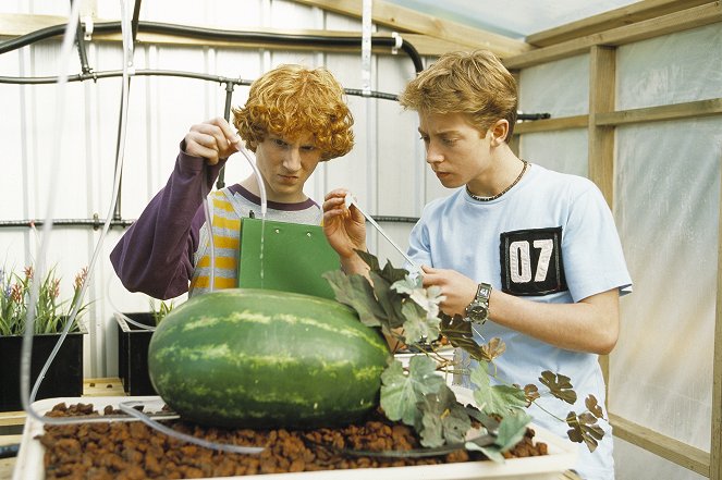 Wicked Science - Season 1 - Exploding Melon - Photos - Benjamin Schmideg, André de Vanny