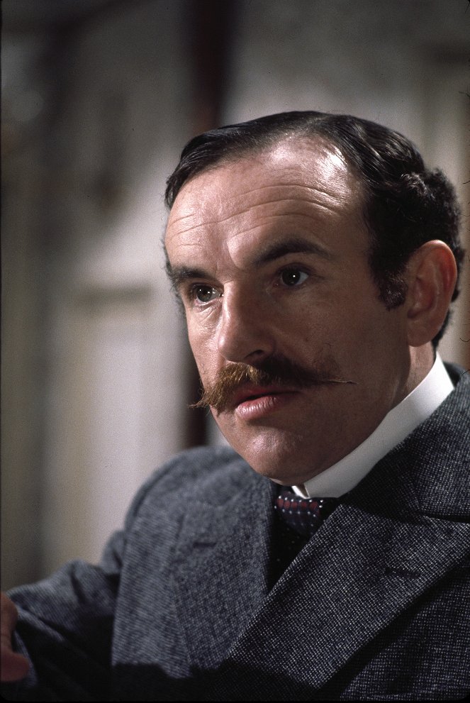 The Private Life of Sherlock Holmes - Z filmu - Colin Blakely