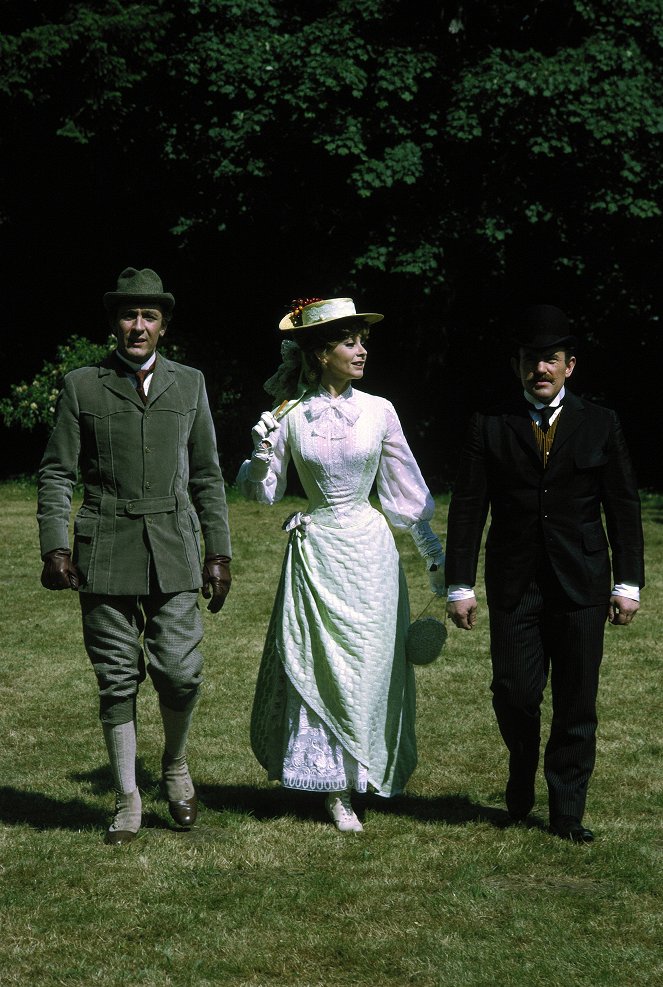 The Private Life of Sherlock Holmes - Photos - Robert Stephens, Geneviève Page, Colin Blakely