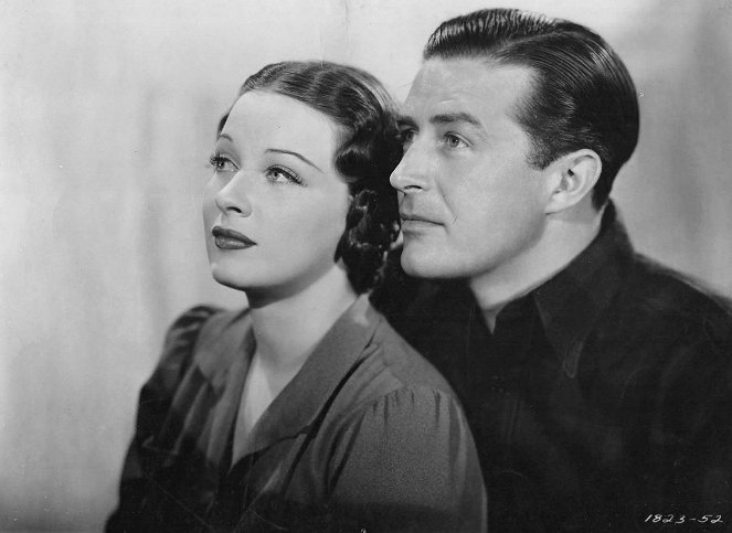 Läpi pohjoismyrskyn - Promokuvat - Patricia Morison, Ray Milland