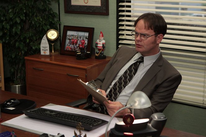 The Office (U.S.) - Season 9 - Junior Salesman - Photos - Rainn Wilson