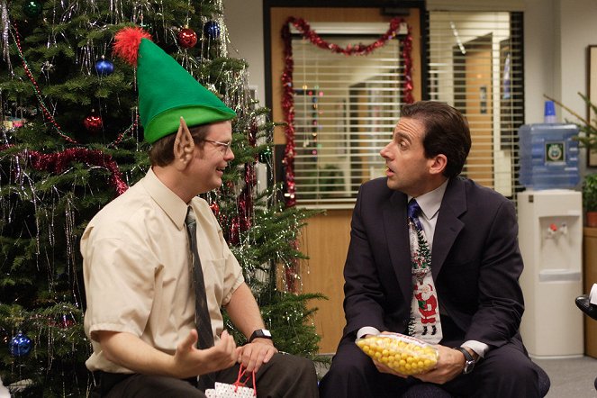 The Office (U.S.) - Season 2 - Christmas Party - Photos - Rainn Wilson, Steve Carell