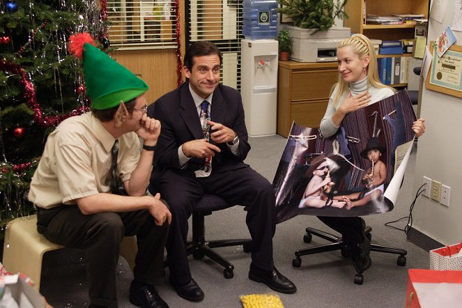 The Office (U.S.) - Season 2 - Christmas Party - Photos - Rainn Wilson, Steve Carell