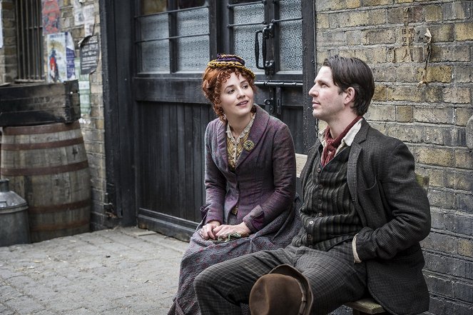 Ripper Street - Hochexplosiv - Filmfotos - Charlie Murphy, Damien Molony