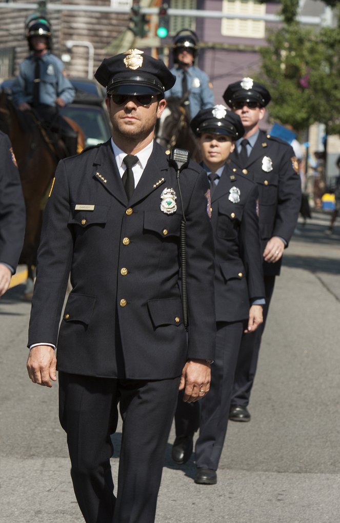 The Leftovers - Pilot - Photos - Justin Theroux