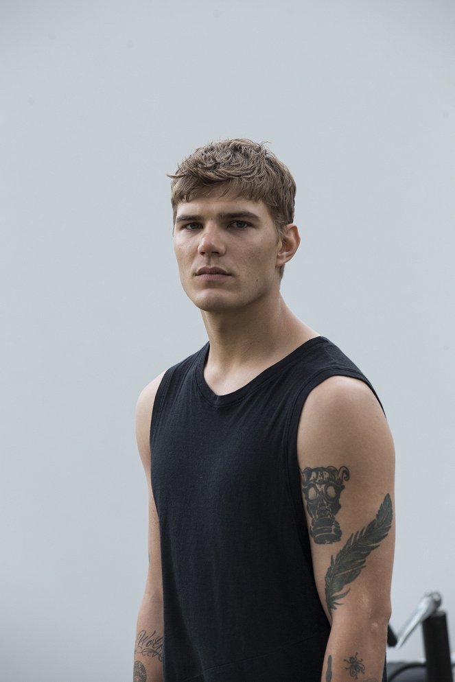 The Leftovers - B.J. and the A.C. - Van film - Chris Zylka