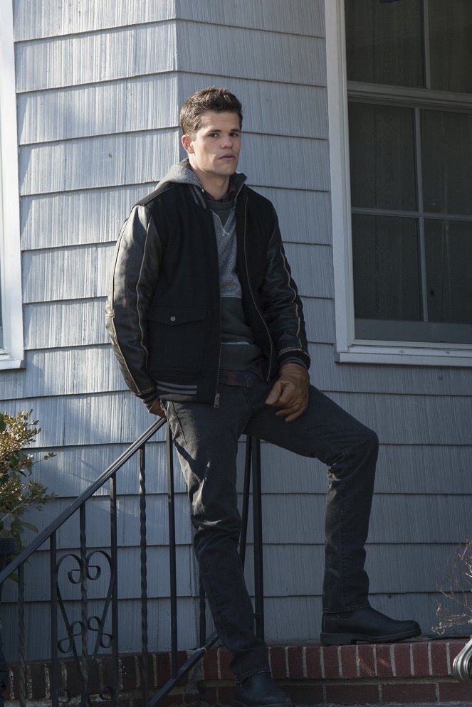 The Leftovers - B.J. and the A.C. - Photos - Max Carver