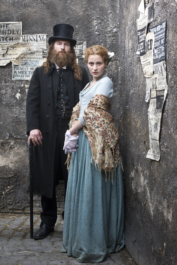 Ripper Street - A Stronger Loving World - Kuvat elokuvasta - Paul Kaye, Kirsty Oswald