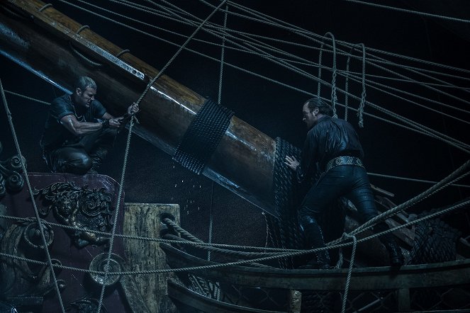 Black Sails - Die Belagerung - Filmfotos - Tom Hopper, Toby Stephens