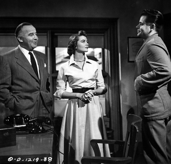 Convicted - Filmfotos - Broderick Crawford, Dorothy Malone, Glenn Ford