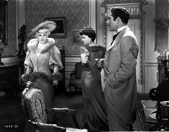 Belle of the Nineties - Filmfotos - Mae West, Katherine DeMille, John Miljan