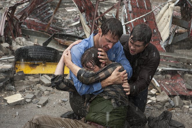 Into the Storm - Photos - Richard Armitage, Nathan Kress