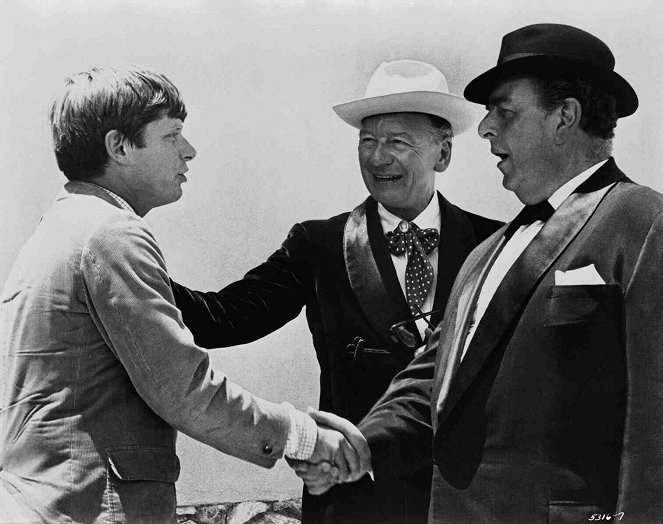 Tod in Hollywood - Filmfotos - Robert Morse, John Gielgud, Robert Morley