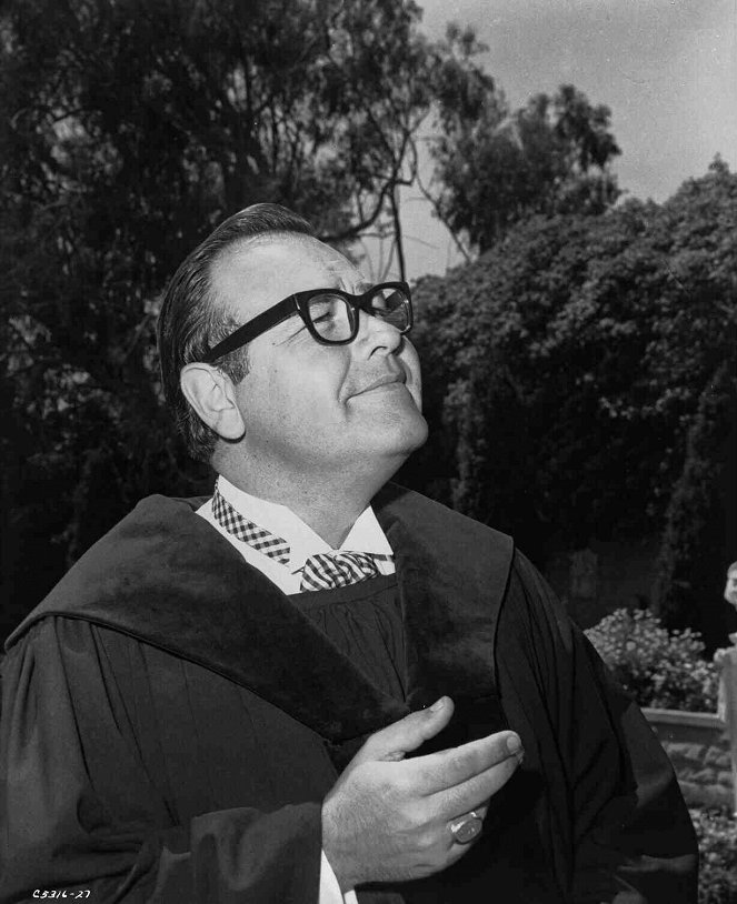 The Loved One - Film - Jonathan Winters