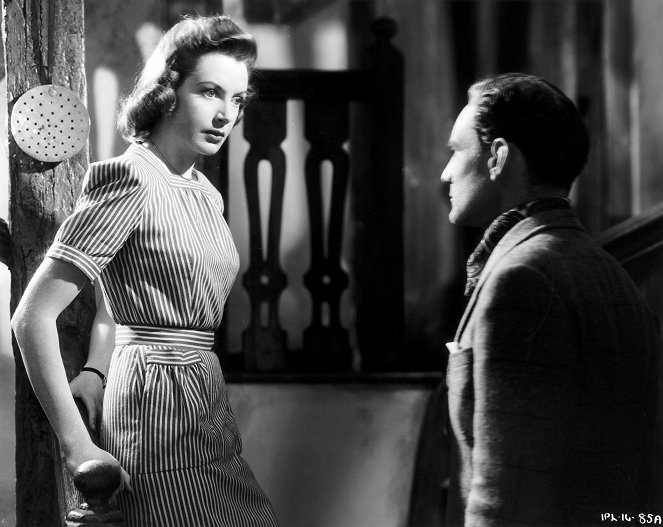 I See a Dark Stranger - Do filme - Deborah Kerr, Trevor Howard