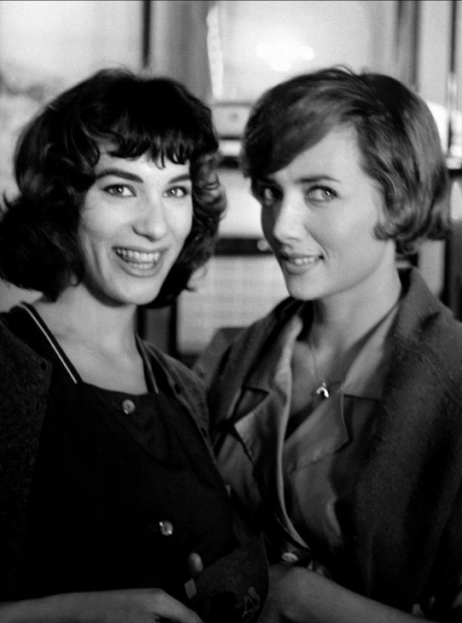 The Good Time Girls - Photos - Bernadette Lafont, Stéphane Audran