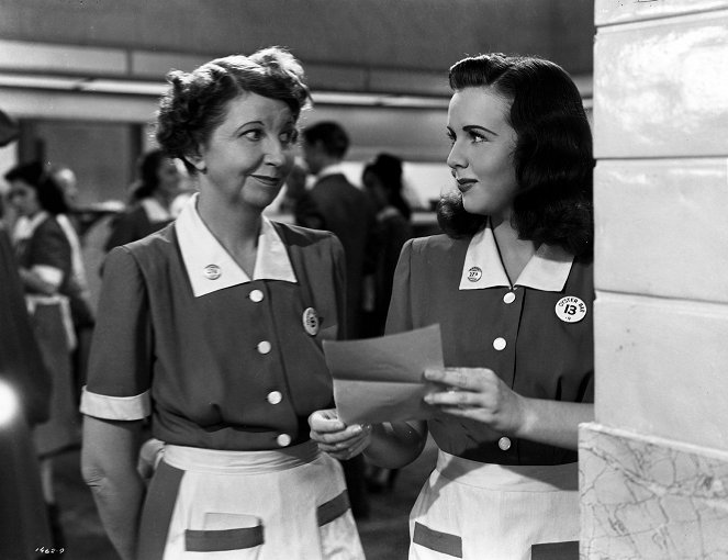 Because of Him - Filmfotos - Helen Broderick, Deanna Durbin