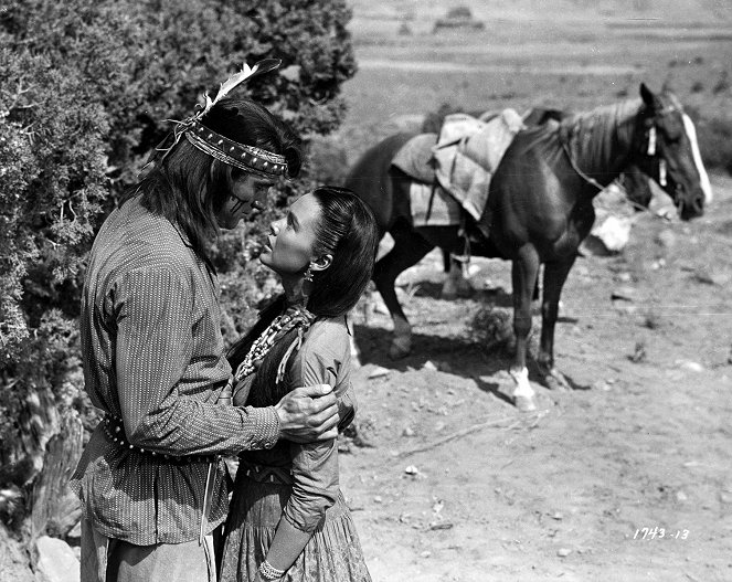 Taza, Son of Cochise - Kuvat elokuvasta - Rock Hudson, Barbara Rush