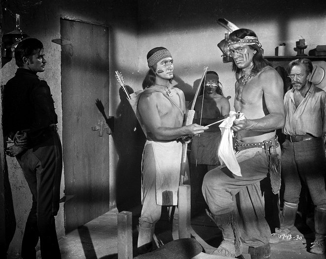 Taza, Son of Cochise - Z filmu - Gregg Palmer, Rock Hudson