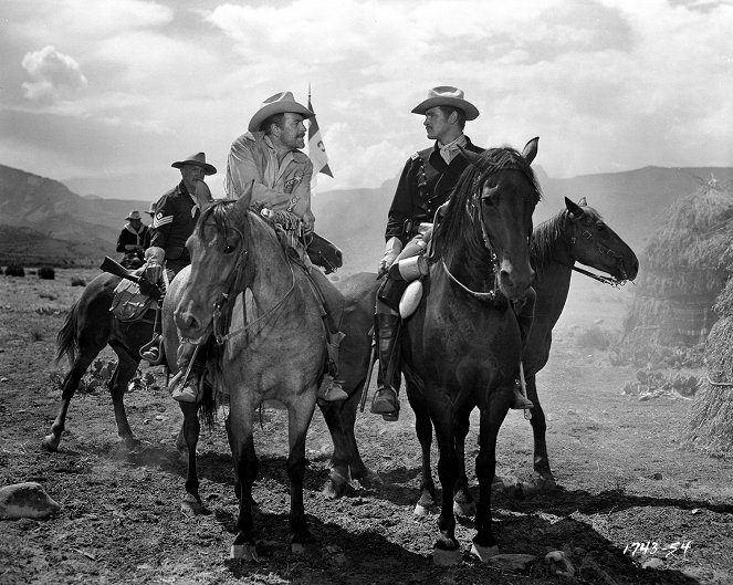 Taza, Son of Cochise - Filmfotos - Richard H. Cutting, Gregg Palmer