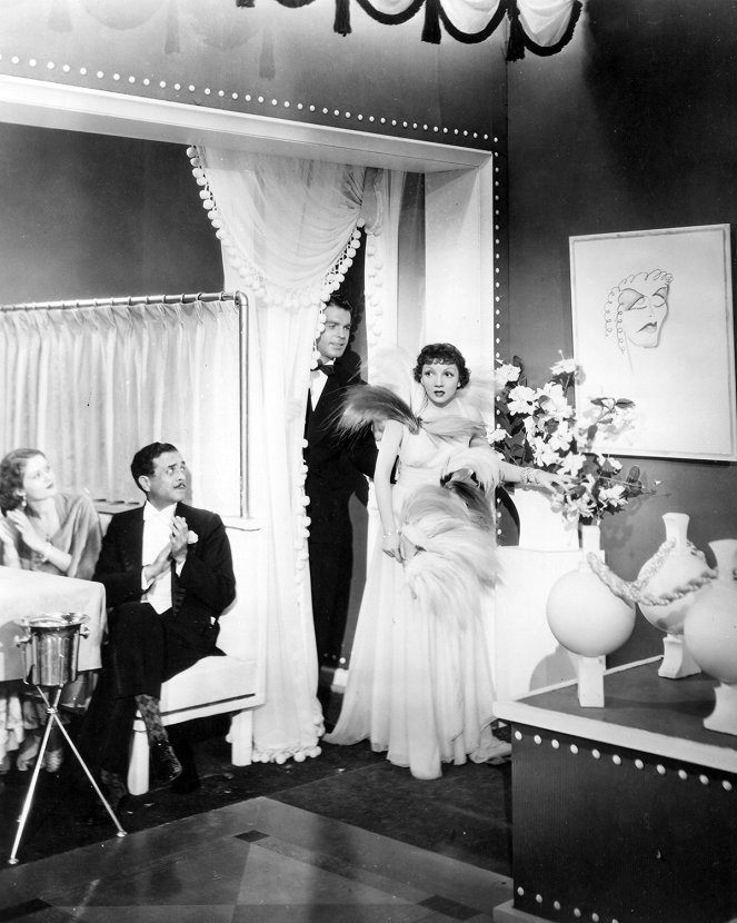 The Gilded Lily - Filmfotos - Claudette Colbert