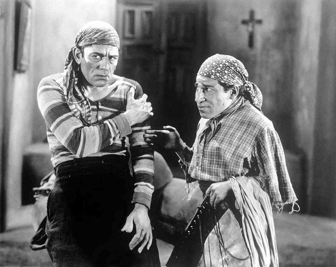 The Unknown - Photos - Lon Chaney, John George
