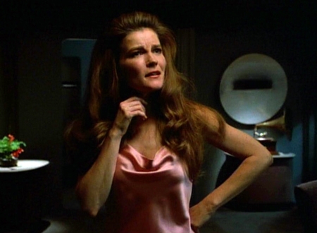 Star Trek: Voyager - Season 1 - Eye of the Needle - Photos - Kate Mulgrew
