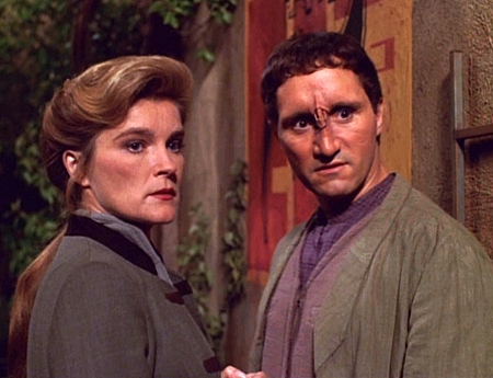 Star Trek: Vesmírná loď Voyager - Odboj - Z filmu - Kate Mulgrew, Tom Todoroff