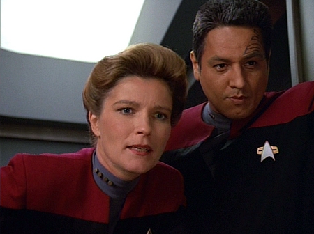 Star Trek: Voyager - Season 2 - Tattoo - Photos - Kate Mulgrew, Robert Beltran