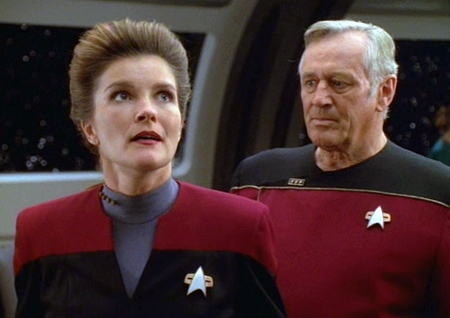 Star Trek: Voyager - Season 3 - Coda - Photos - Kate Mulgrew, Len Cariou