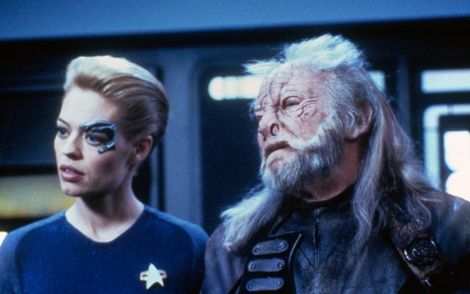 Star Trek: Voyager - Season 5 - Bliss - Photos - Jeri Ryan, William Morgan Sheppard