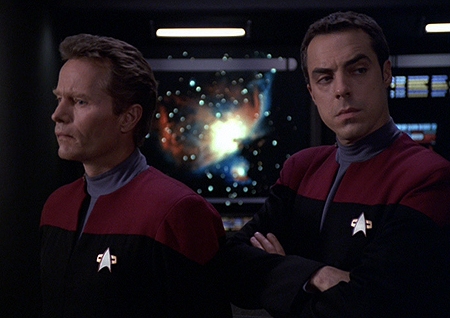 Star Trek: Vesmírná loď Voyager - Série 5 - Equinox, část první - Z filmu - John Savage, Titus Welliver