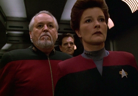 Star Trek: Voyager - Season 5 - Relativity - Photos - Dakin Matthews, Kate Mulgrew