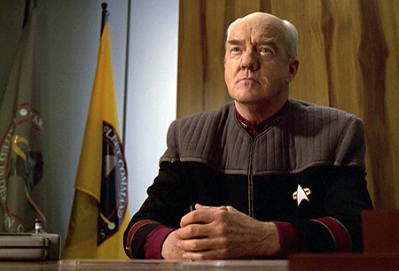 Star Trek: Voyager - Season 6 - Pathfinder - Photos - Richard Herd
