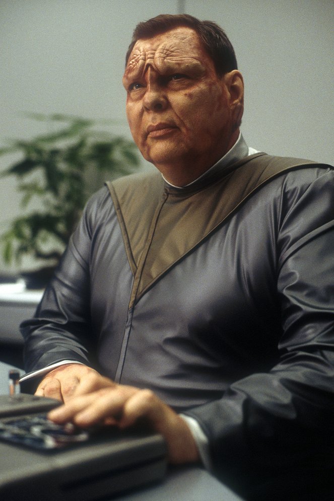 Star Trek: Voyager - Season 7 - Critical Care - Van film - Larry Drake