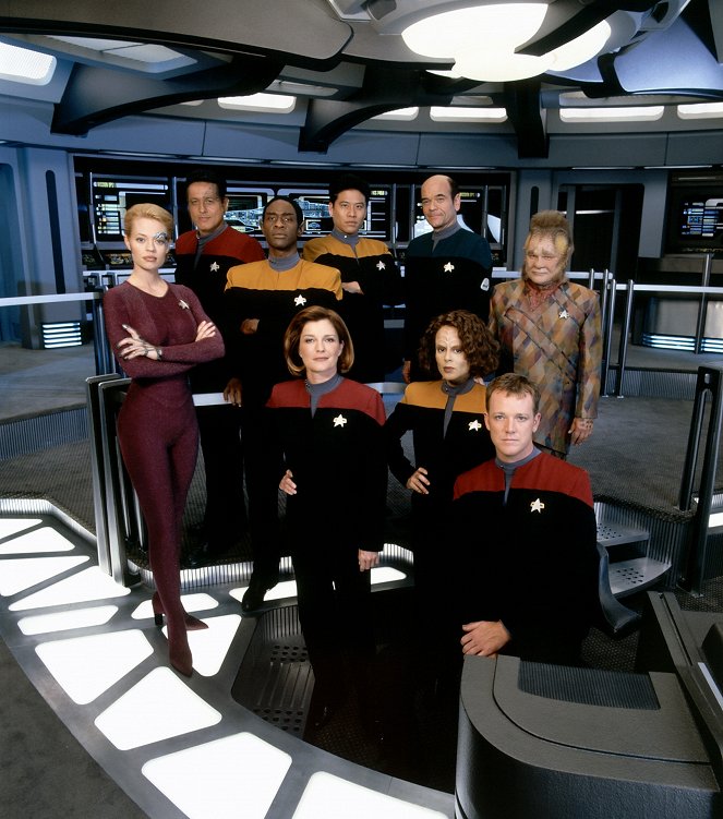 Star Trek: Voyager - Season 6 - Promóció fotók - Jeri Ryan, Robert Beltran, Tim Russ, Kate Mulgrew, Garrett Wang, Robert Picardo, Roxann Dawson, Robert Duncan McNeill, Ethan Phillips
