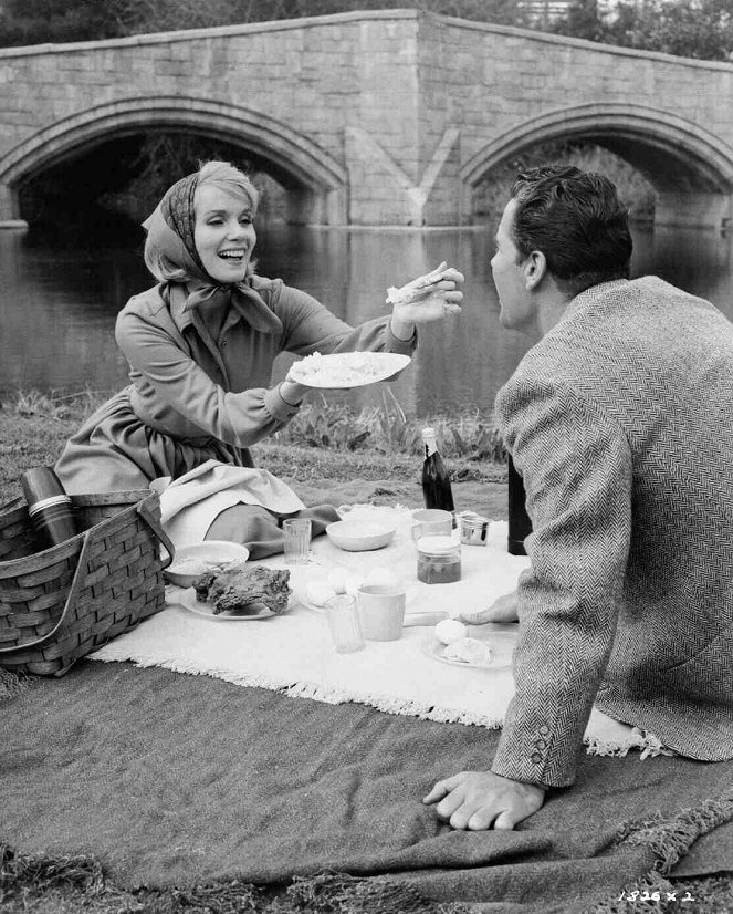 36 Hours - De filmagens - Eva Marie Saint